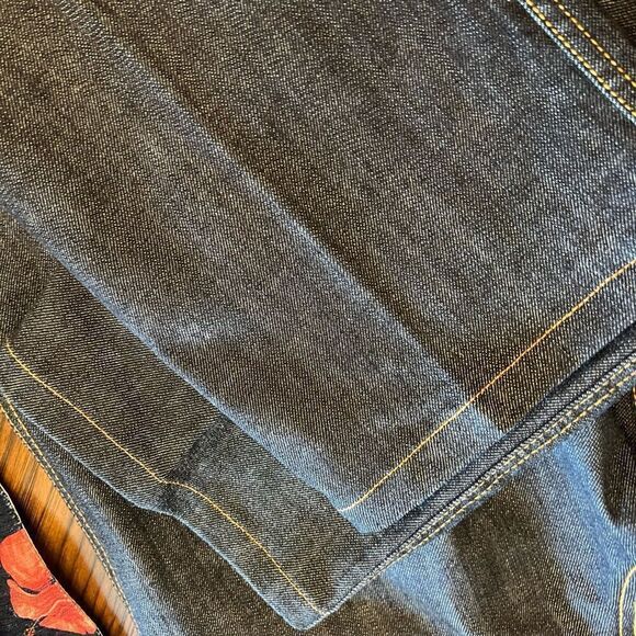 NWOT St. John Sport NWOT Women's Straight Leg Gold Embellished Jeans Size 4 - Picture 7 of 10